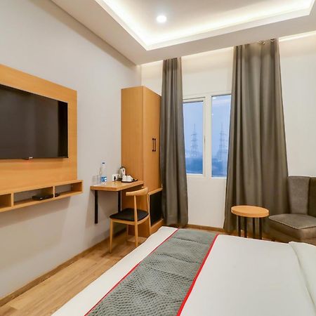 ホテル Super Townhouse Jashn Chinhat エクステリア 写真