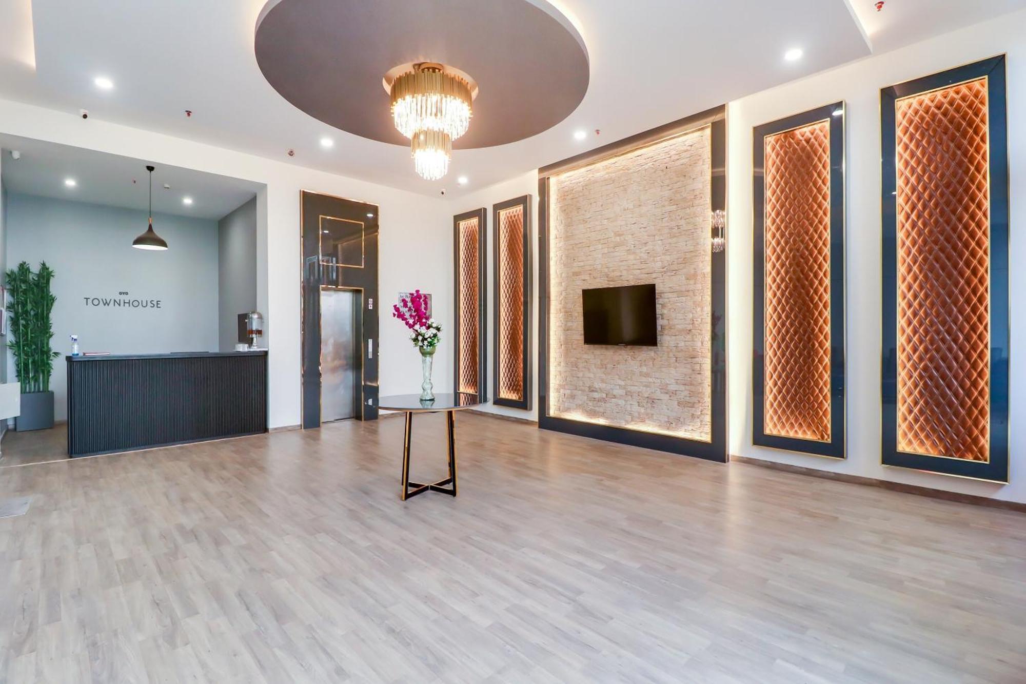ホテル Super Townhouse Jashn Chinhat エクステリア 写真